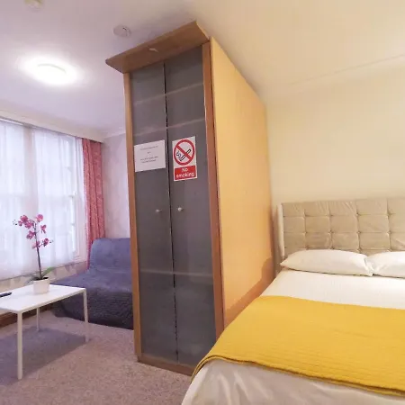 Flat 1 At 6 Taunton Mews Apartamento